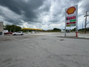 Secure, 24/7 Semi-Truck Parking on I-90: Why Professional Drivers Choose GS Truck Stop